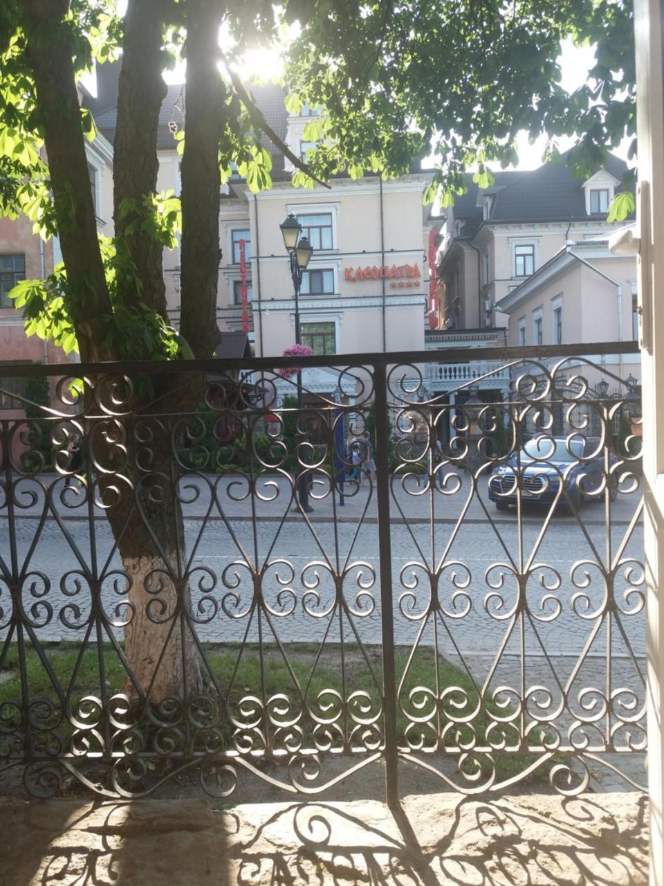 Уютные Апартаменты В Самом Сердце Старого Города Kamianets-Podilskyi Ngoại thất bức ảnh